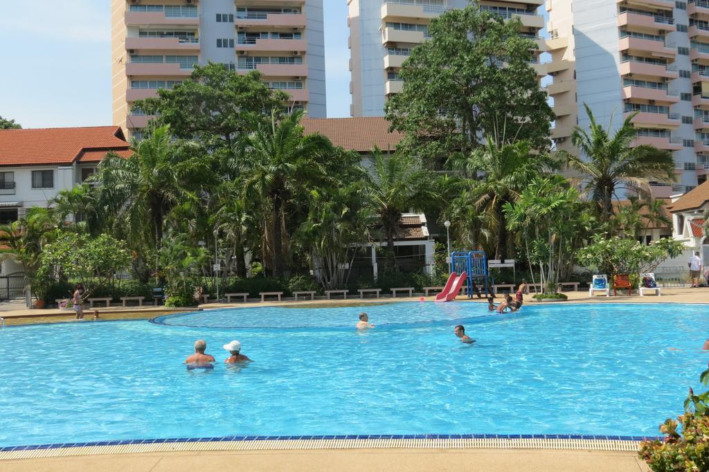 View Talay 1B Apartments Pattaya Exterior photo